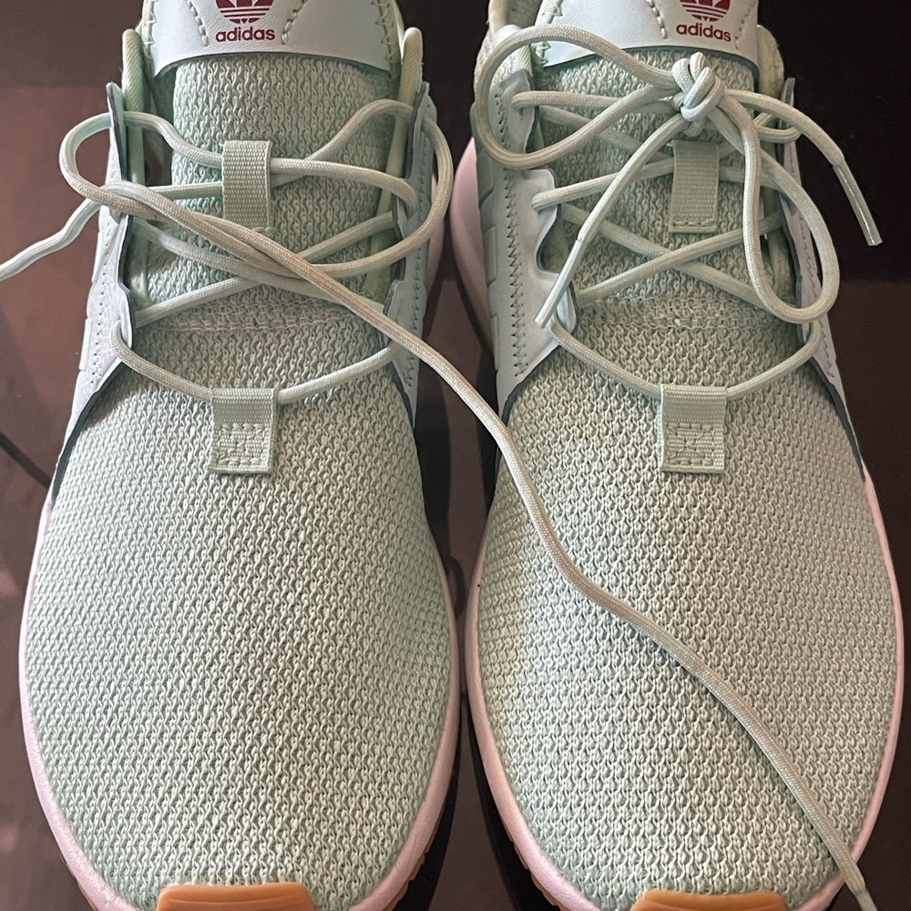 Adidas Mint Green Tennis Shoes! Gem